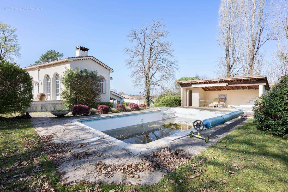 Maison à SAINT-PIERRE-DU-MONT