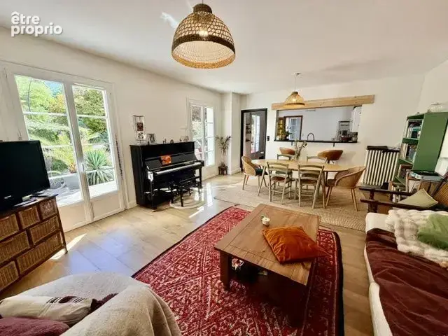 Maison 8 pièces 213 m² à vendre à Saint-Julien-Les-Villas (10800) - photo 2