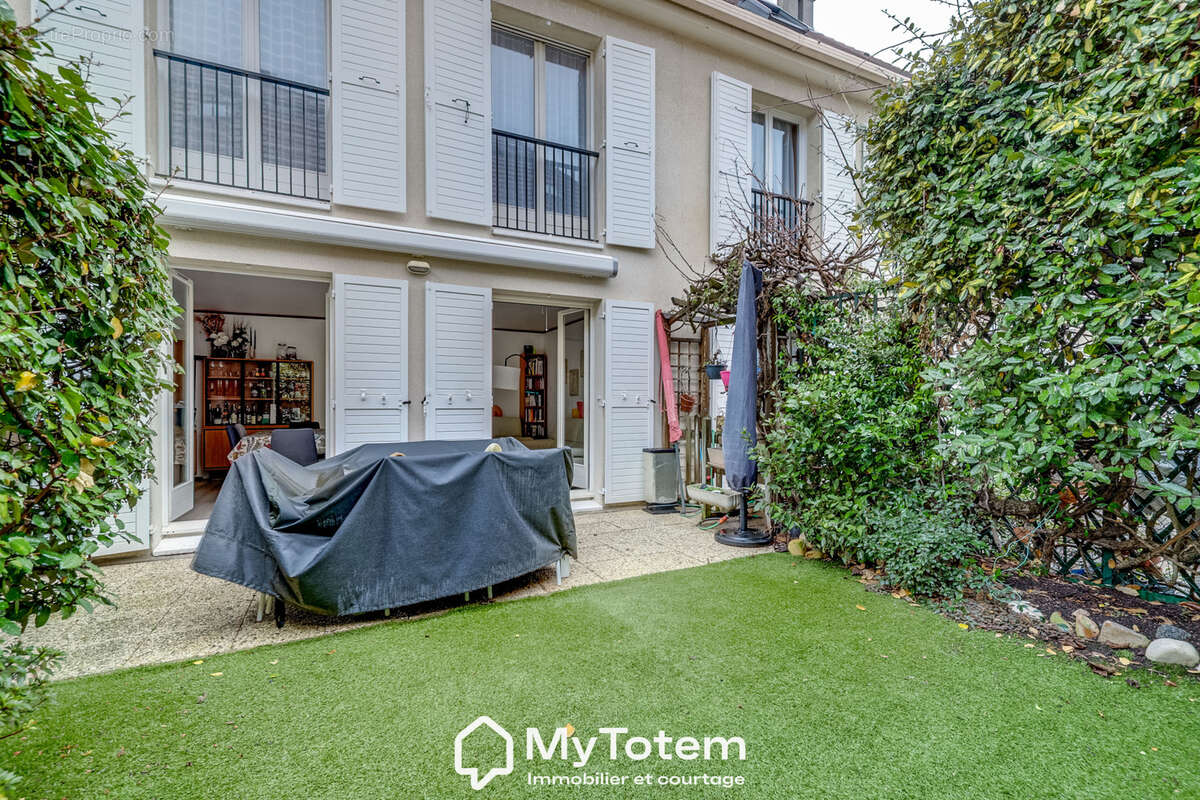 Maison à SURESNES