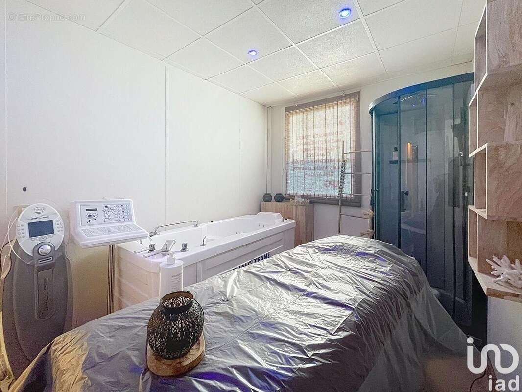 Photo 4 - Commerce à FREJUS