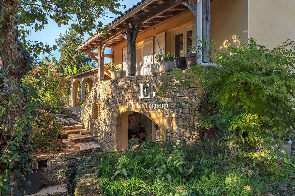 Maison à LARZAC