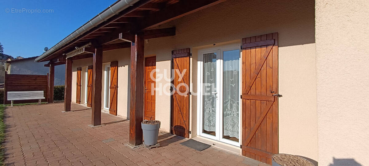 Maison à PANISSIERES