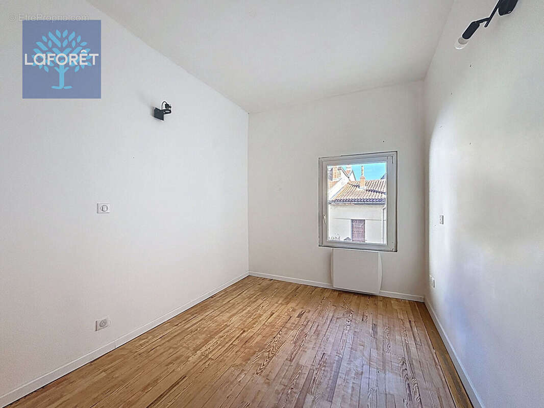 Maison à SAINT-GENIS-LAVAL