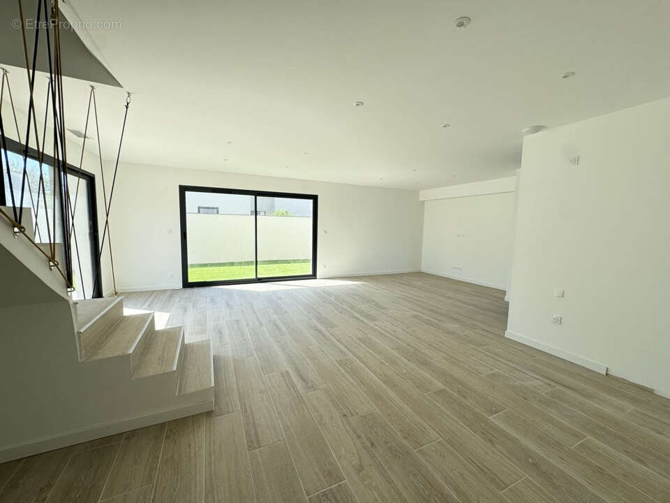 Maison à VILLENEUVE-TOLOSANE