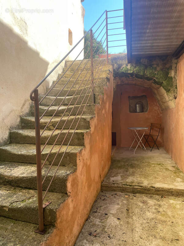 Maison à SAINT-QUENTIN-LA-POTERIE