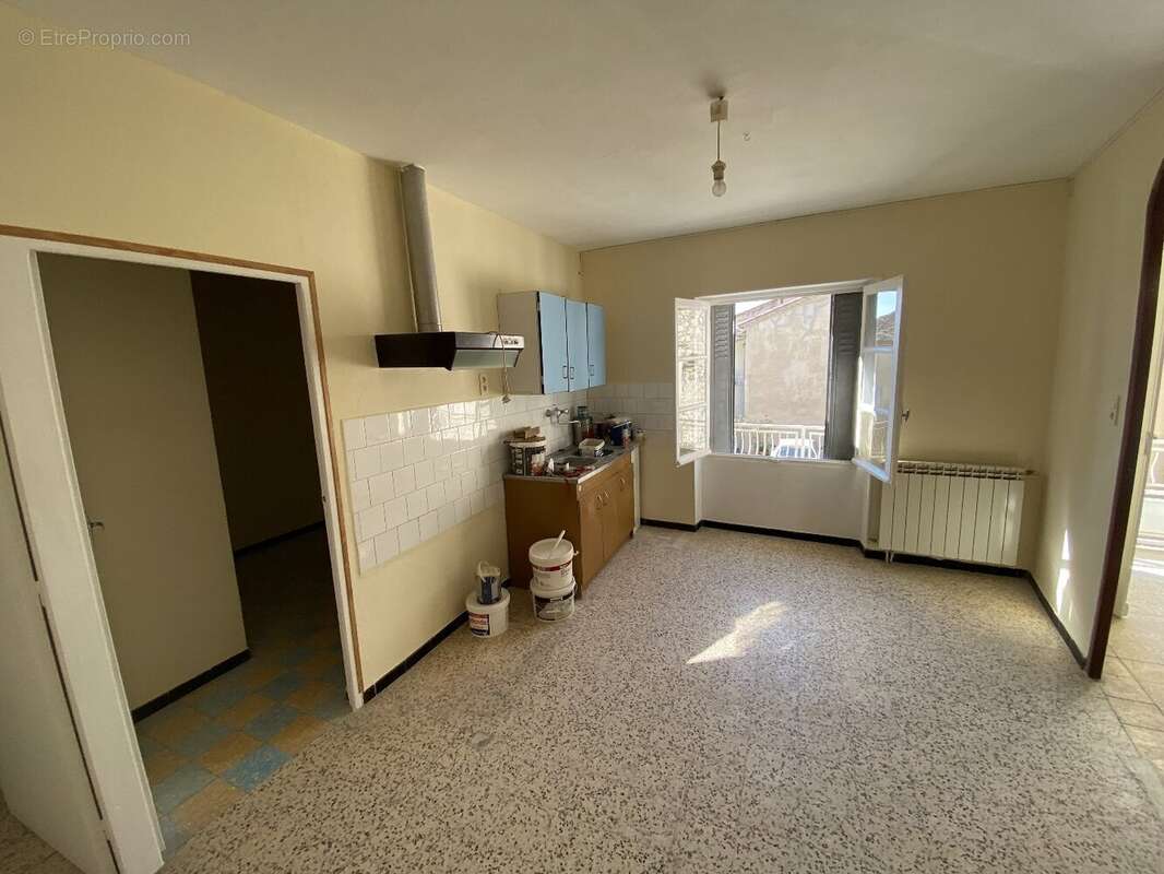 Maison à SAINT-VICTOR-DE-MALCAP