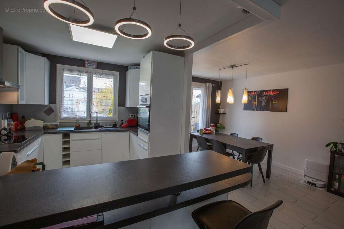 Photo 5 - Maison à LE MESNIL-SAINT-DENIS