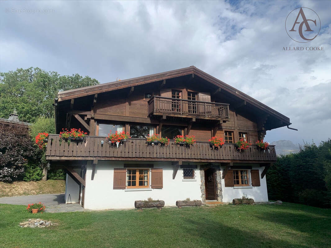 Maison à COMBLOUX