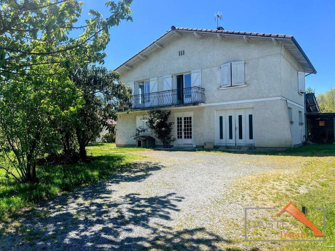 Maison à PRAT-BONREPAUX
