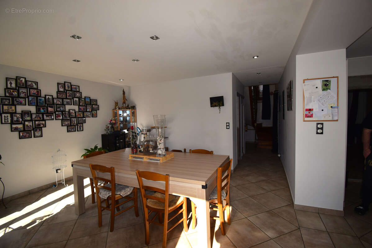 Maison à CHINDRIEUX