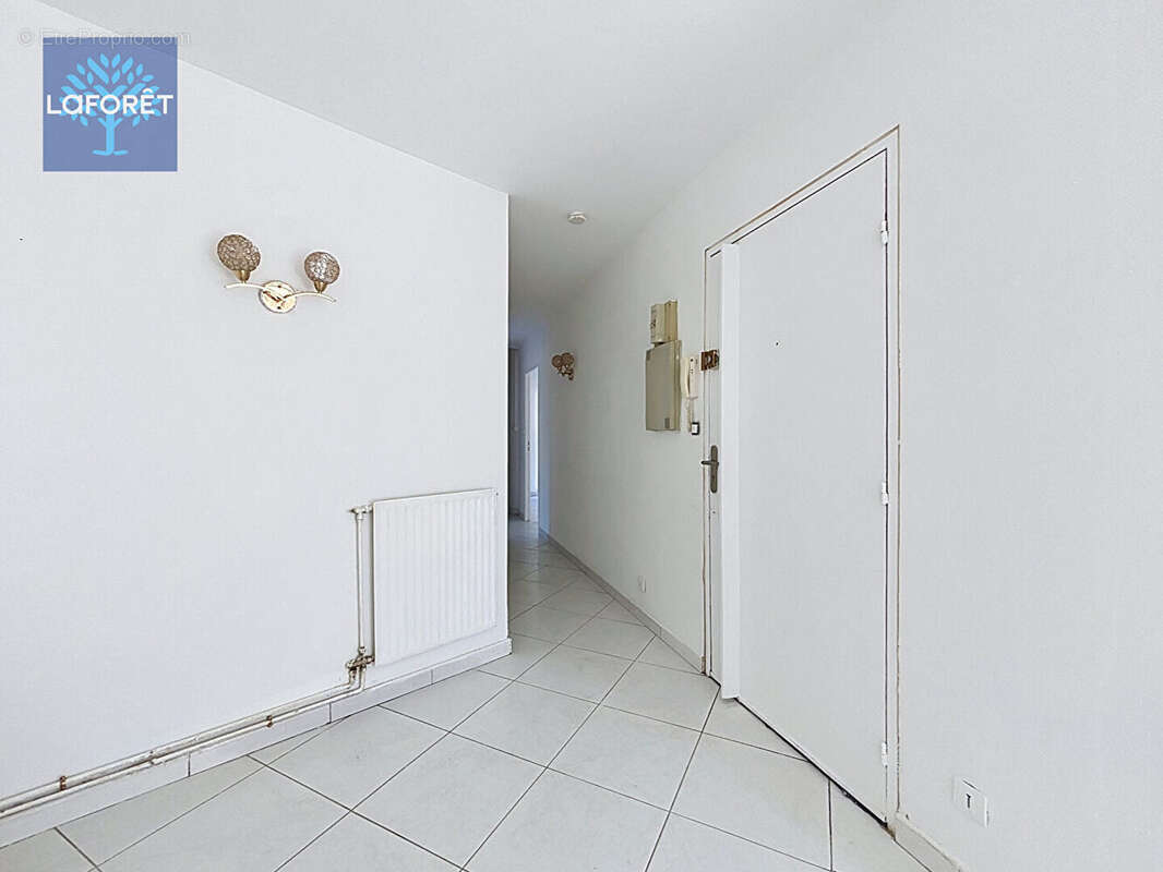 Appartement Saint Genis Laval 3 pièces 70 m2 - Garage - photo 4