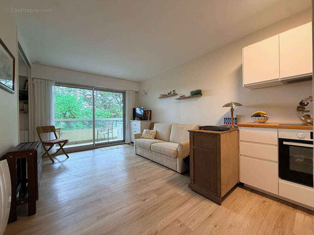 Appartement t1 bis rénové ? la baule les pins ? à 200 mètres de la plage ? grand balcon ? ascenseur ? parking - photo 2