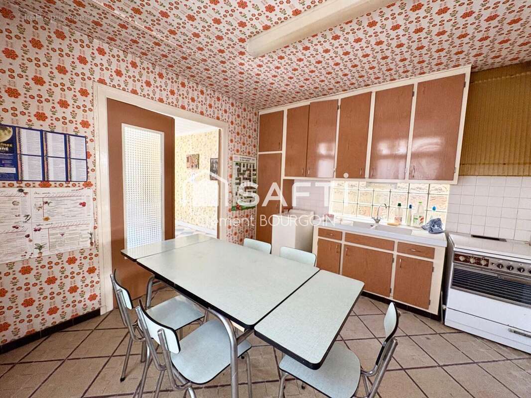 Appartement 188 m² à Le Grand-Luce  - photo 2