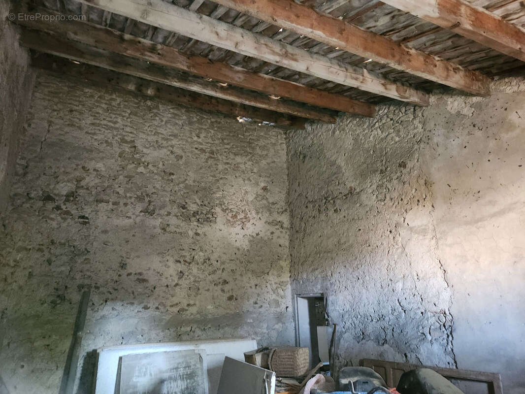 Maison à SAINTE-CECILE-LES-VIGNES