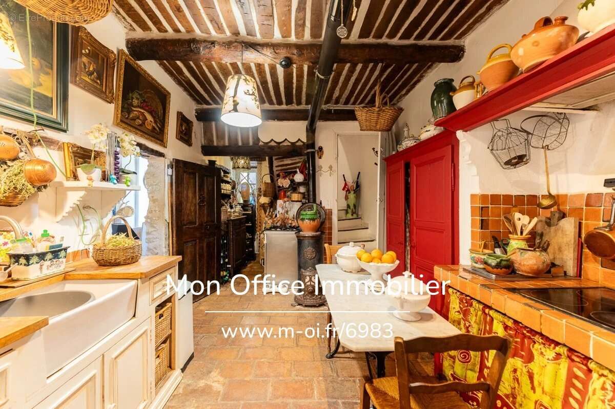 Référence : 6983-PEL - Authentique maison bourgeoise à réinventer en plein cœur de ville sud Lubéron - photo 19