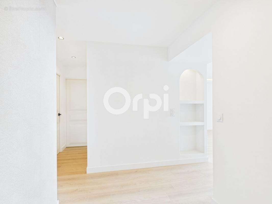 Appartement à MANDELIEU-LA-NAPOULE