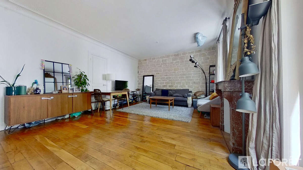 Appartement à PARIS-17E