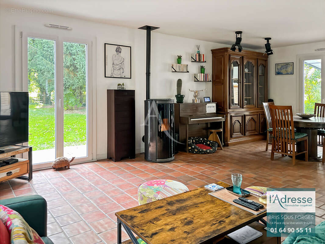 Maison à BRIIS-SOUS-FORGES