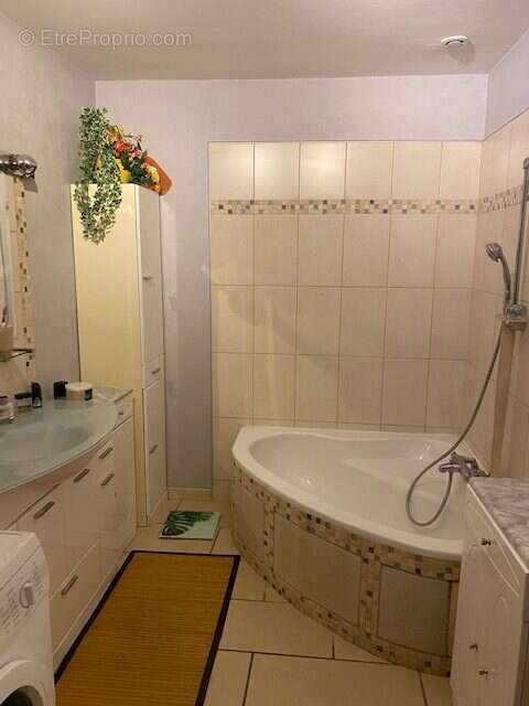 Maison 174 m² à Neuille-Le-Lierre  - photo 8