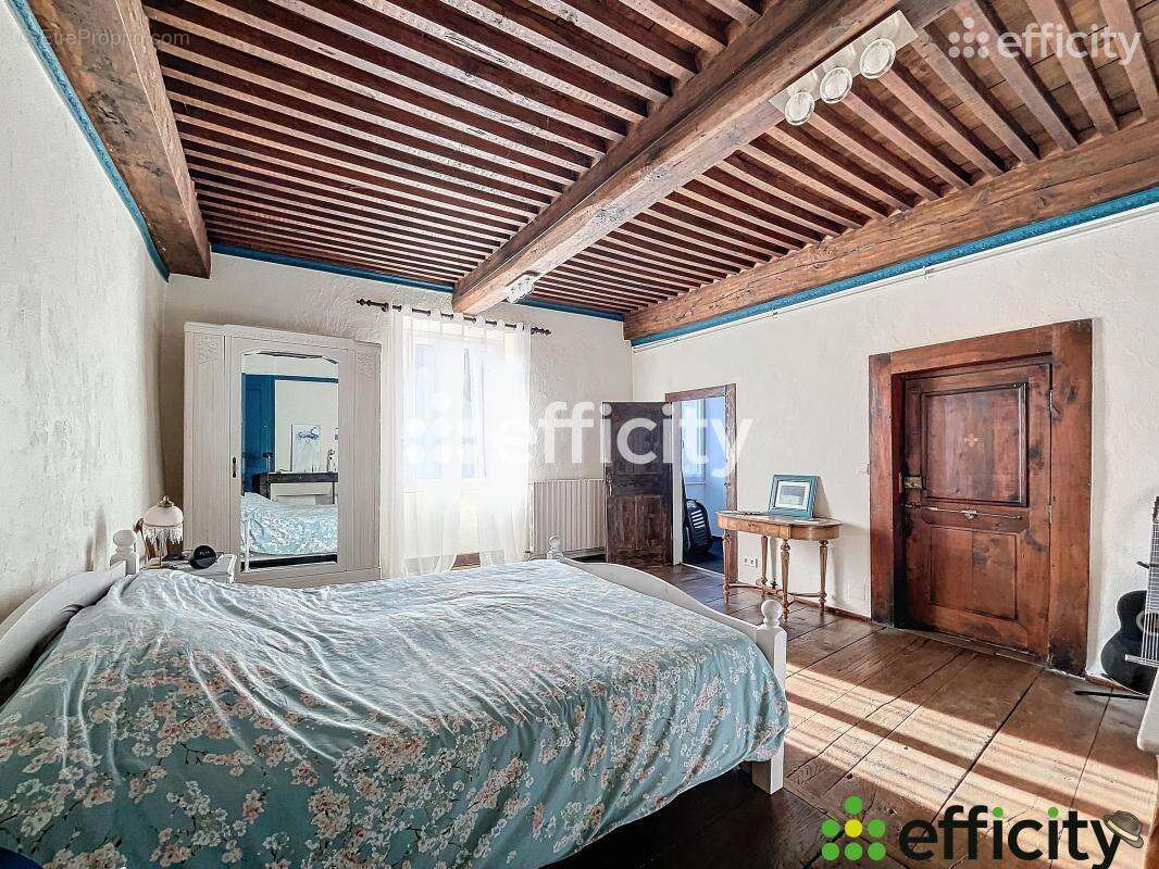 Maison à SAINT-GEOIRE-EN-VALDAINE