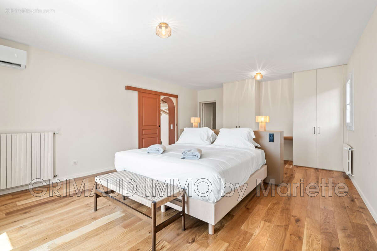 Maison 313 m² à Grimaud  - photo 5