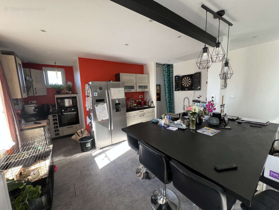 Maison à MONTAIGNAC-SAINT-HIPPOLYTE