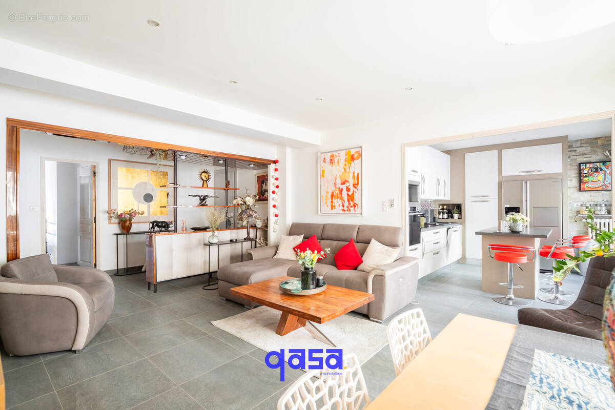 Appartement à MARSEILLE-5E