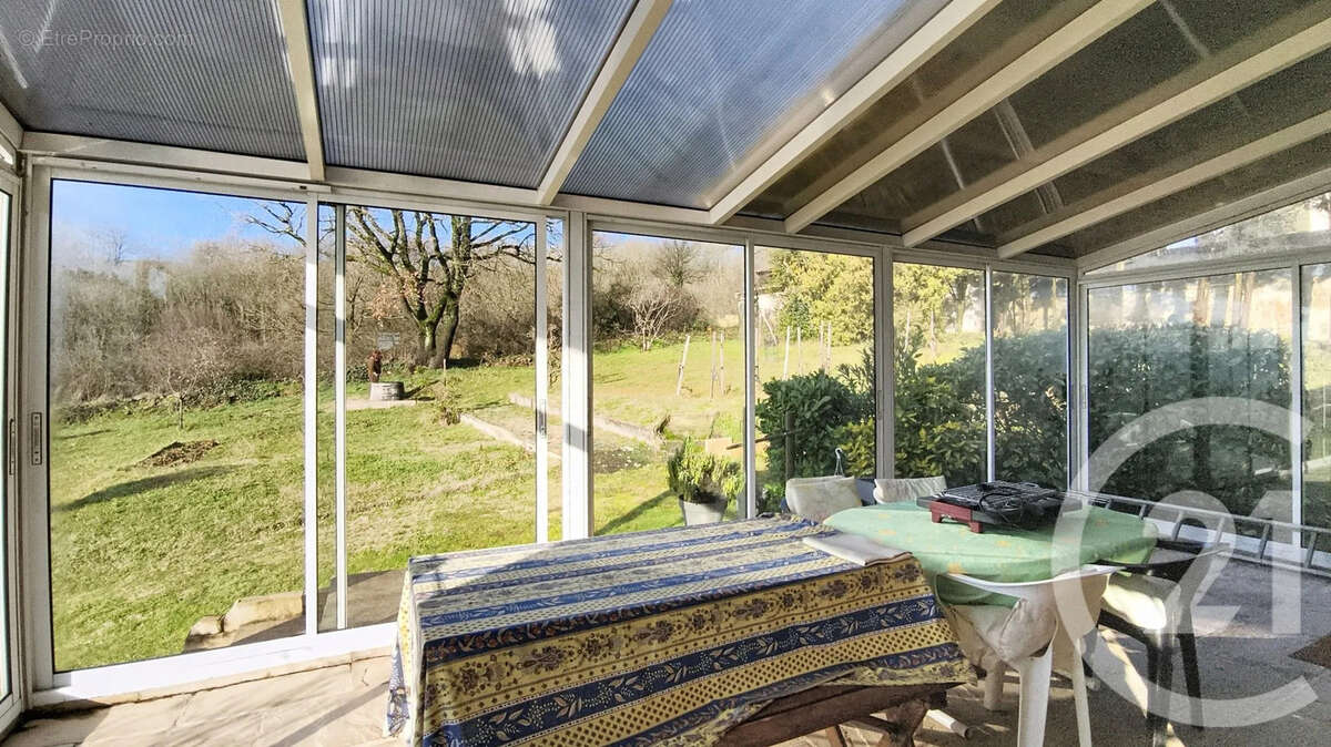 Maison à SAINT-CYR-SUR-LE-RHONE