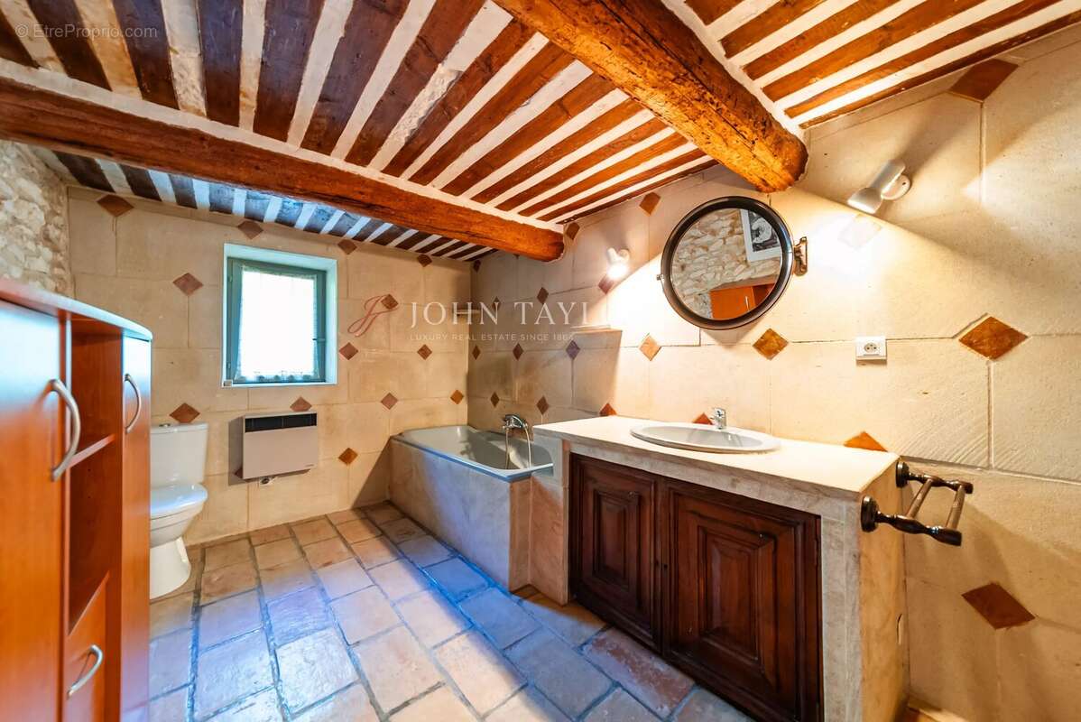 Maison à BONNIEUX