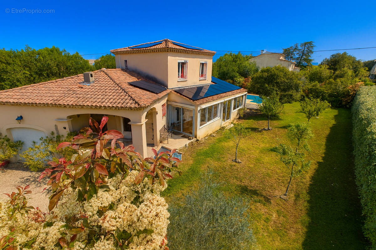Maison à PERNES-LES-FONTAINES