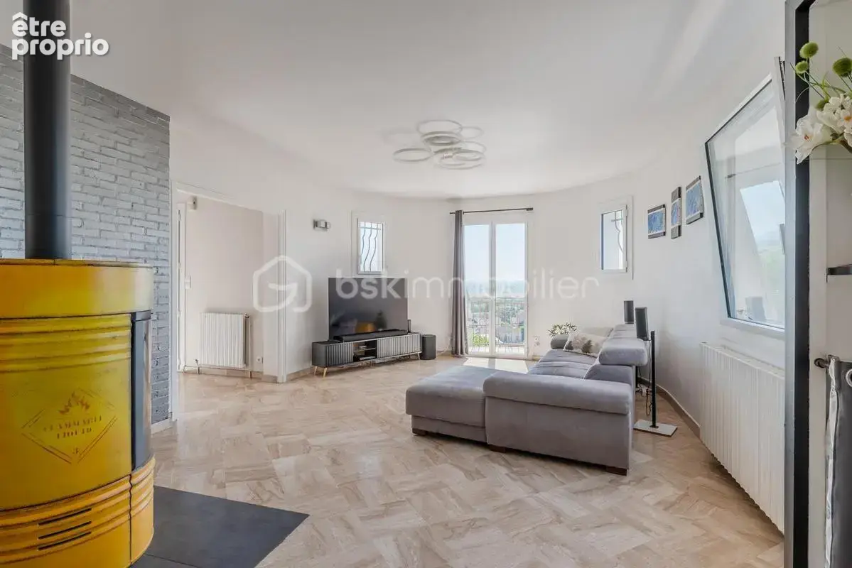 Maison familiale avec vue dégagée, au calme dans un cadre exceptionnel proche commodités - photo 9