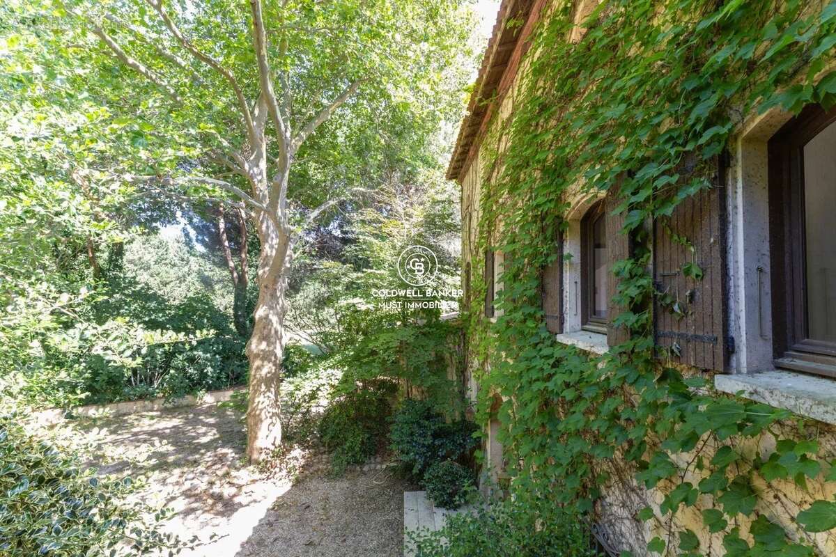 Bastide d'exception au cœur d'un parc arboré de 2.5 hectares - photo 24