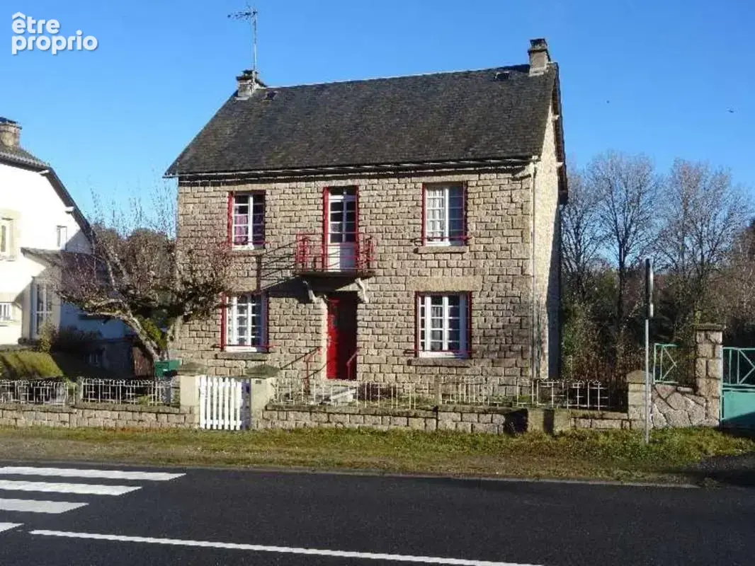 A bugeat en haute correze grande maison pierre de 120 m² 5 chambres - photo 1