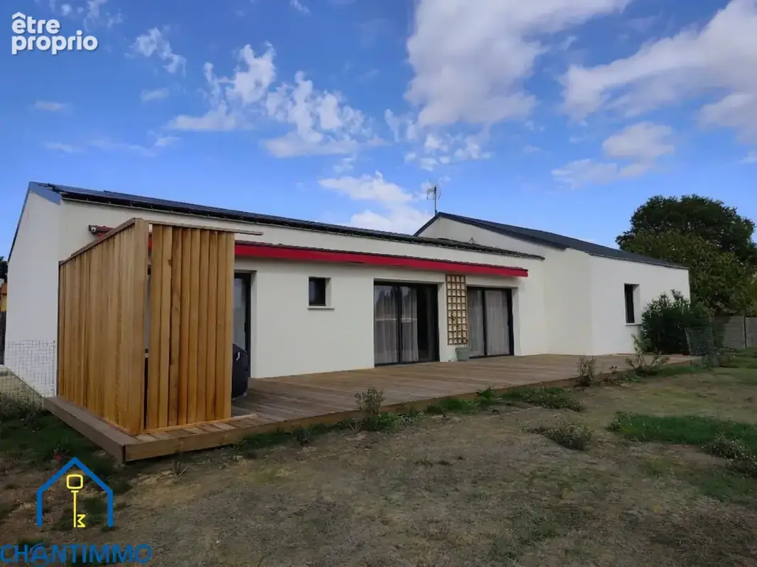 Pavillon de plain-pied spacieux et moderne sur un terrain de 5200 m2 - photo 1