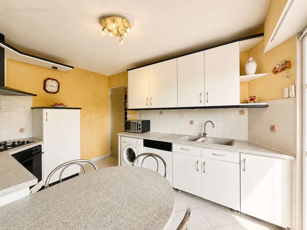 Grand T3 traversant de 79,39 m2 (loi Carrez) avec vue ! - photo 9