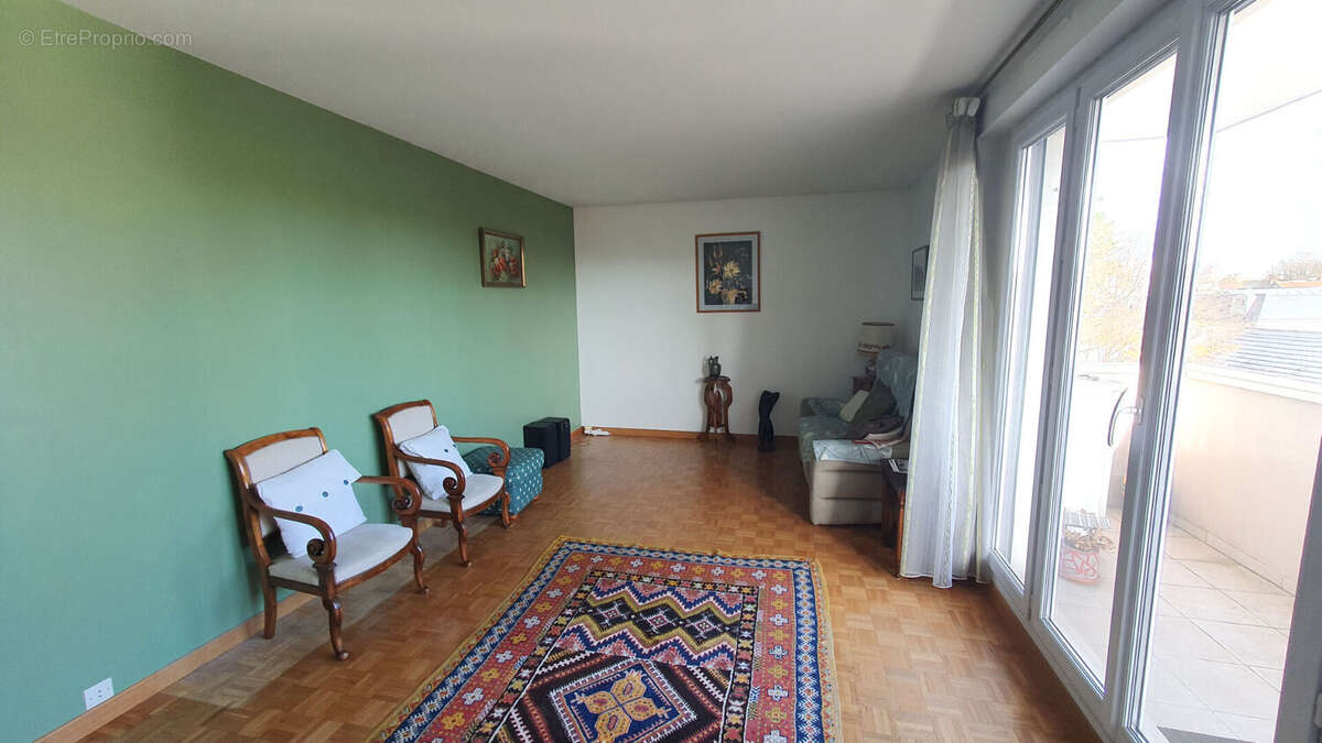 Appartement à L&#039;HAY-LES-ROSES