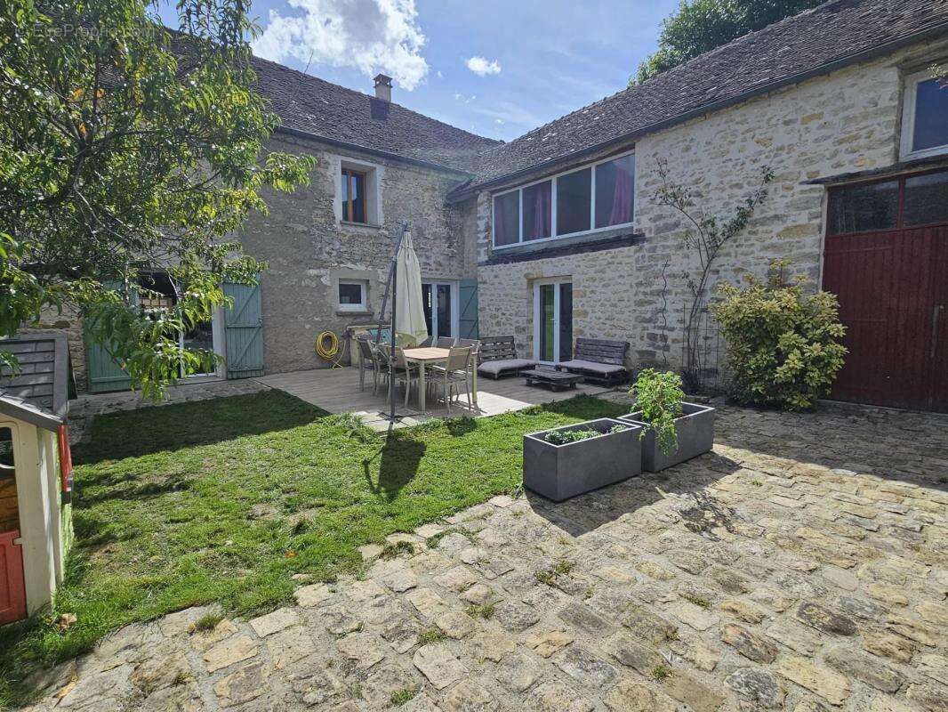 Maison à FONTAINEBLEAU