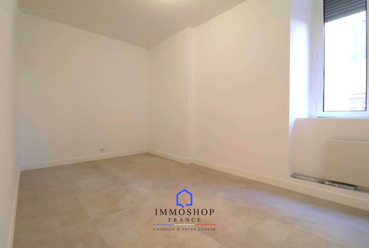 Appartement à MARSEILLE-1E