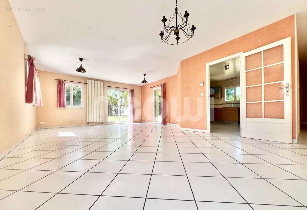 Maison à SAINT-BONNET-PRES-RIOM