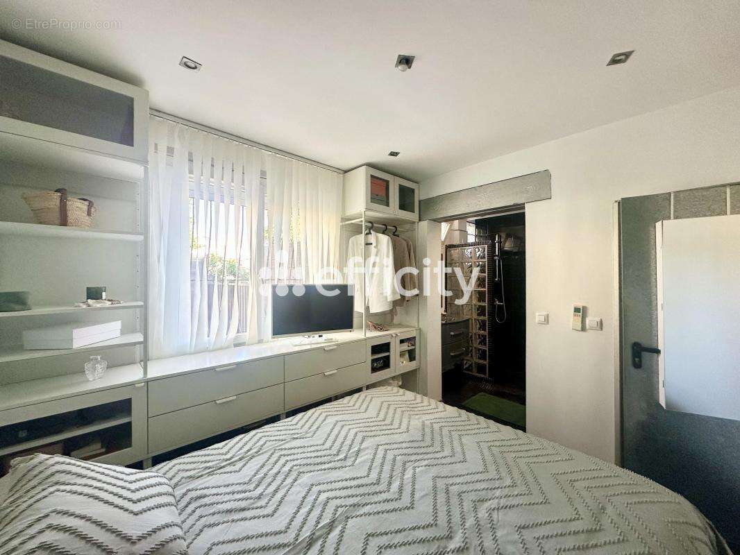 Maison 90 m² à Saint-Victoret  - photo 17