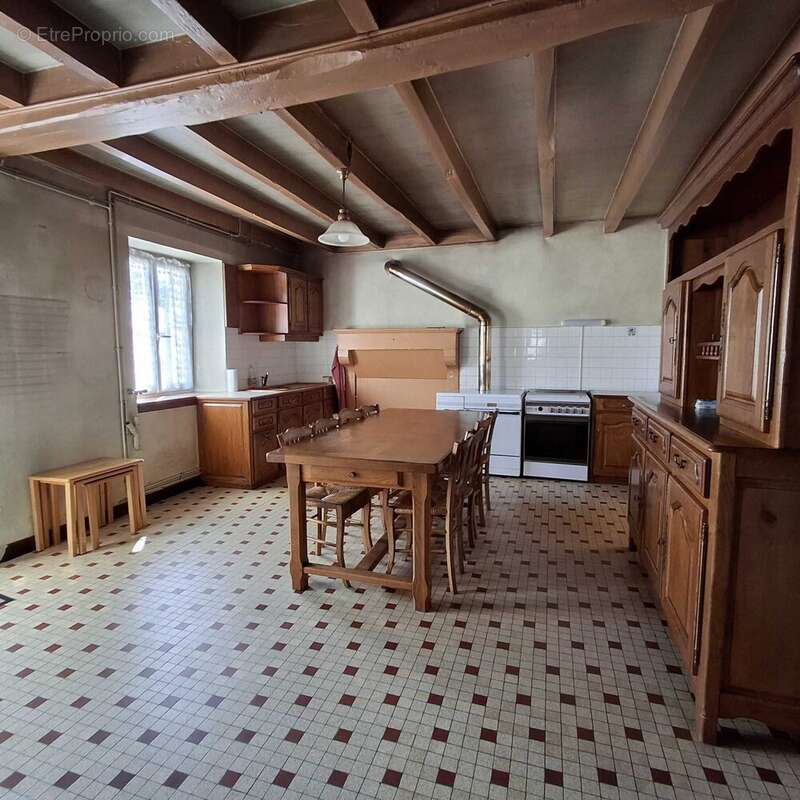 Maison à CHASSENEUIL-SUR-BONNIEURE