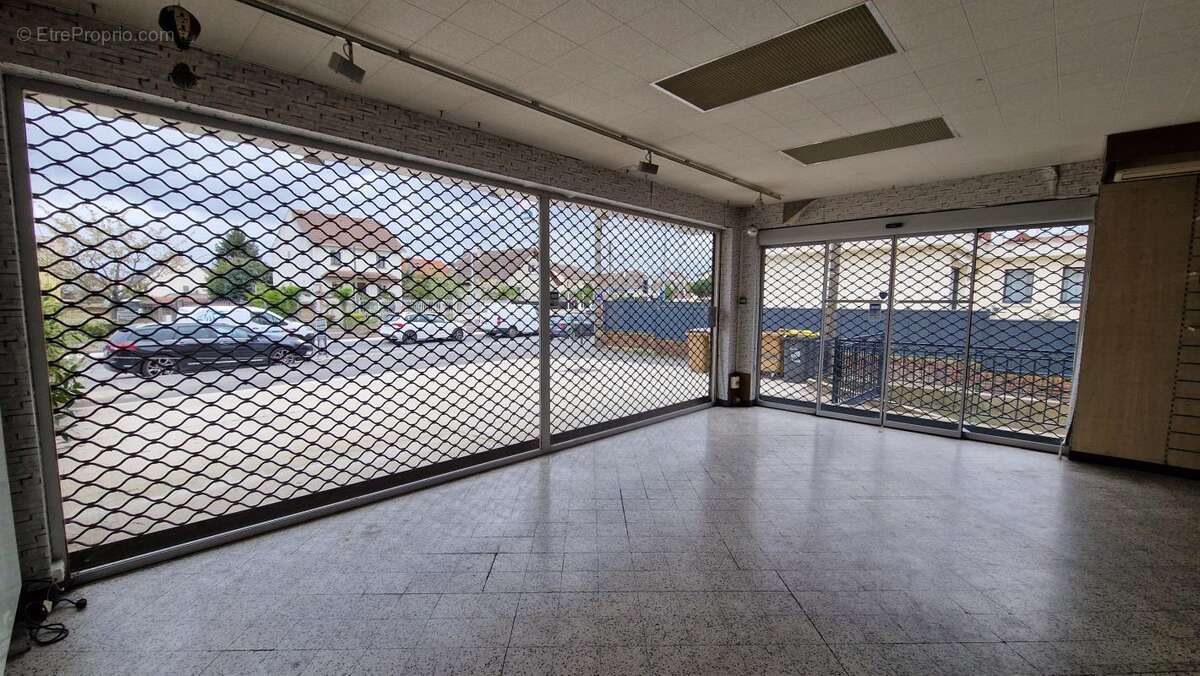 Commerce à NEUILLY-SUR-MARNE