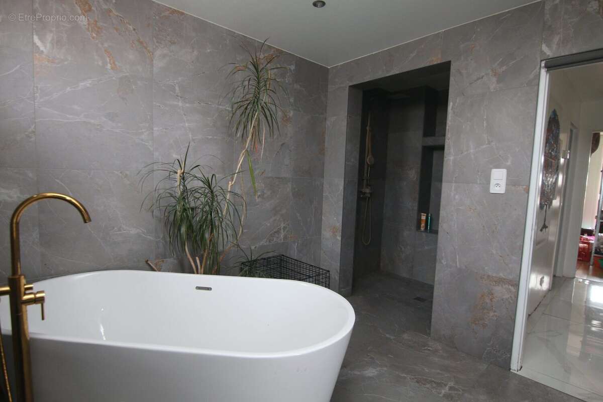 Maison à SEINGBOUSE