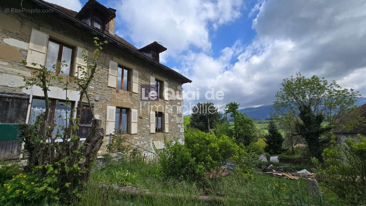 Maison à MIRIBEL-LES-ECHELLES