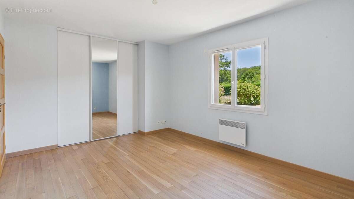 Maison 180 m² à Le Poinconnet  - photo 8