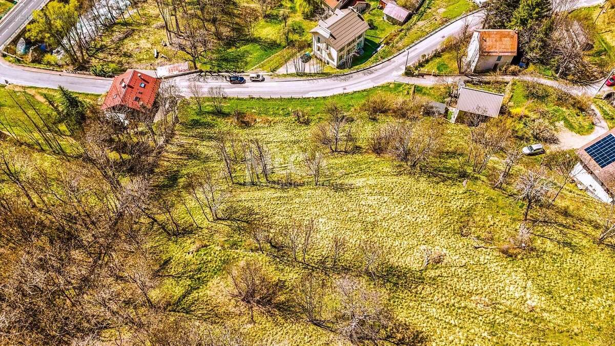Terrain à SAINT-ETIENNE-DE-TINEE
