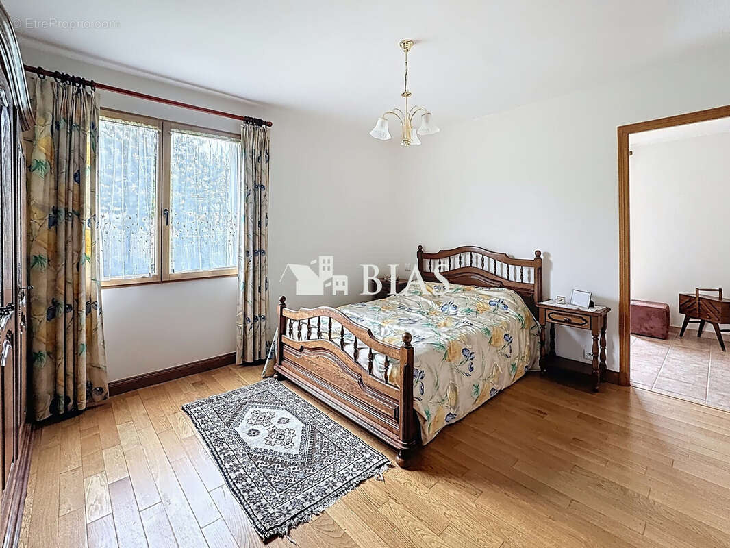 Appartement à BOURG-ACHARD