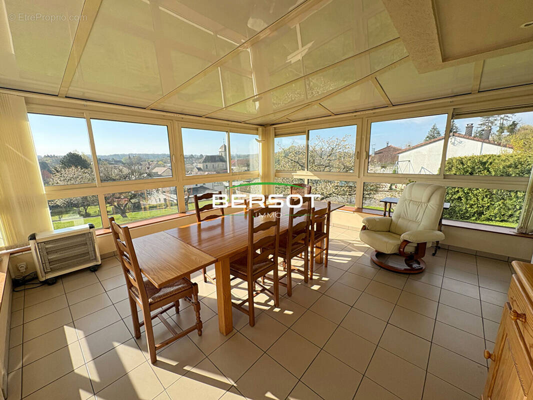 Maison à MISEREY-SALINES