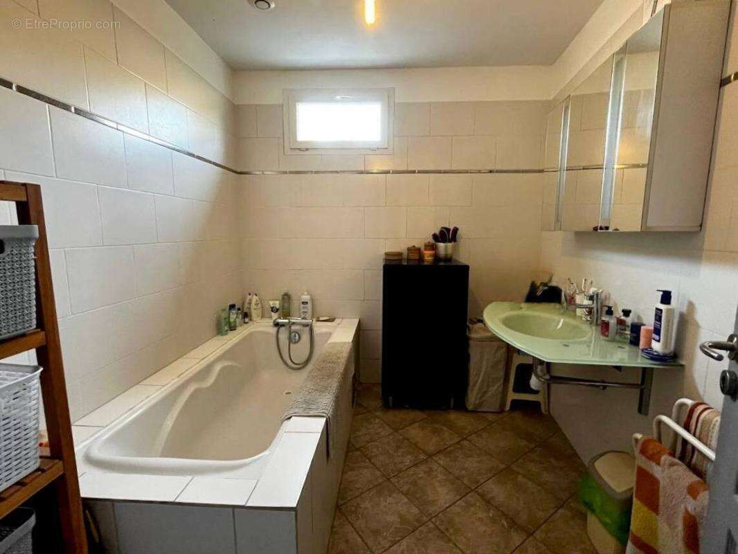 appartement T4 avec 2 parkings - photo 7