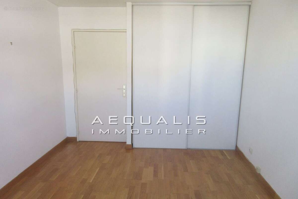 Appartement à SAINT-LAURENT-DU-VAR